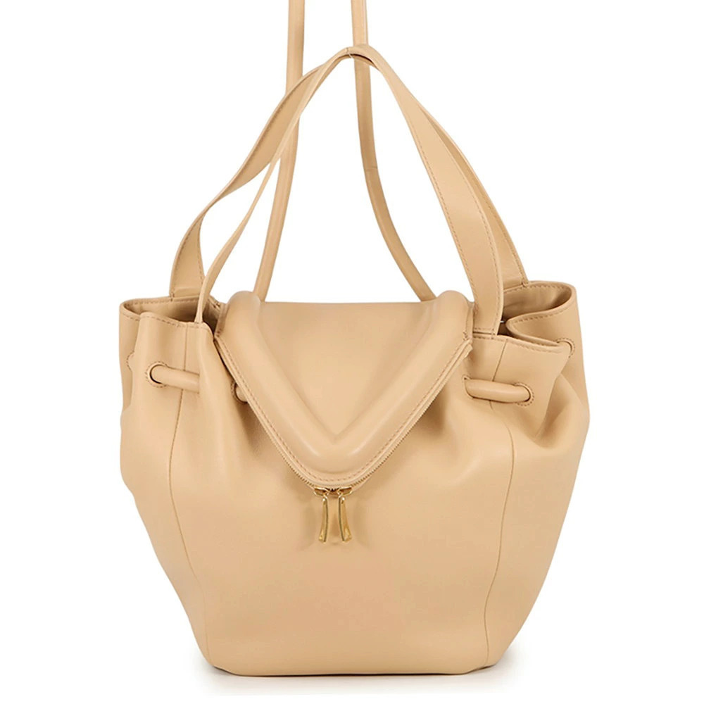 Bottega Veneta handbag Beak leather bag